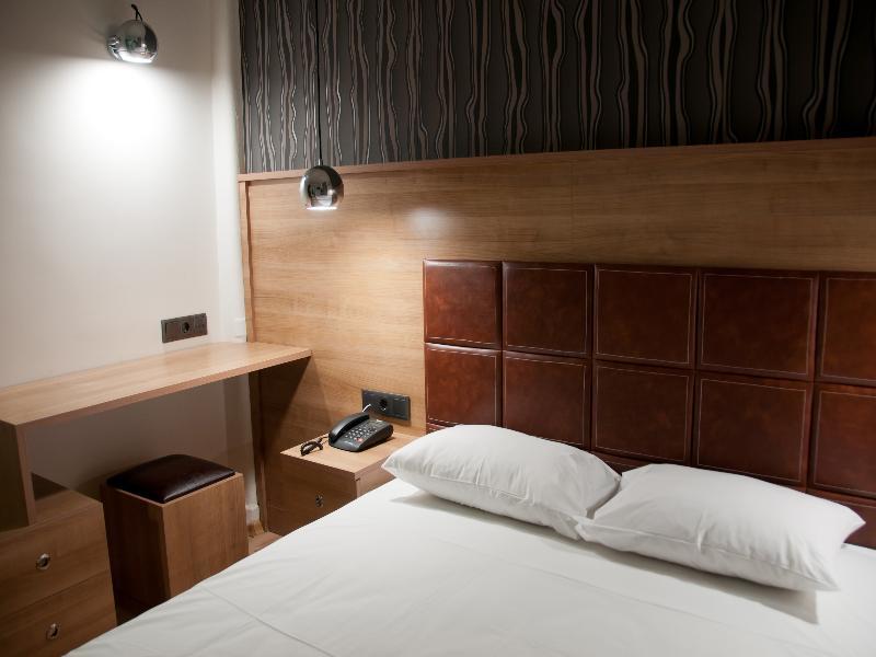 Metropolis Hotel เซเรส ภายนอก รูปภาพ