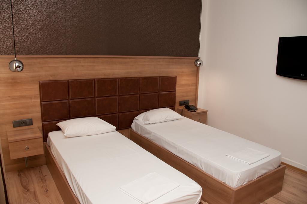 Metropolis Hotel เซเรส ภายนอก รูปภาพ