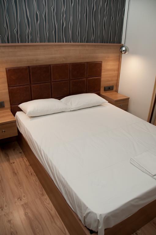 Metropolis Hotel เซเรส ภายนอก รูปภาพ
