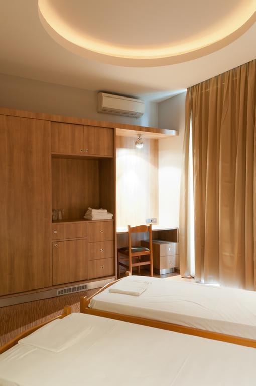 Metropolis Hotel เซเรส ภายนอก รูปภาพ