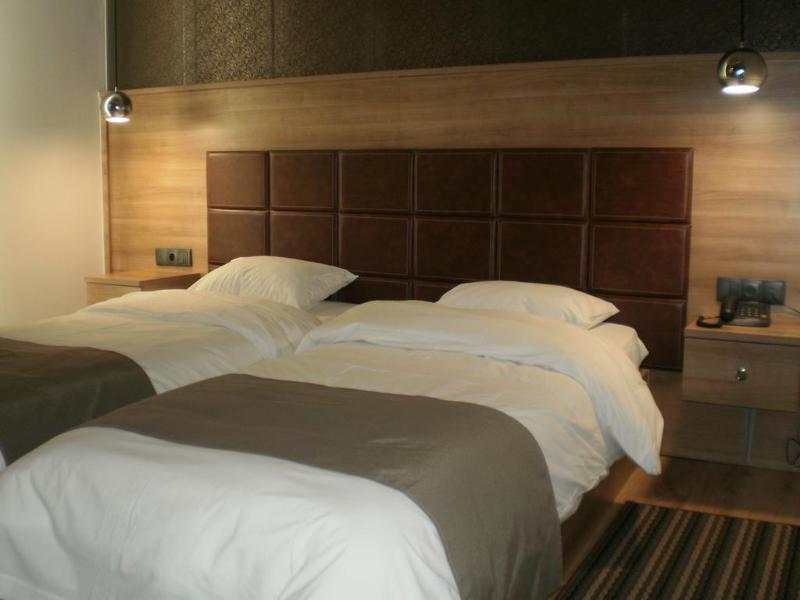 Metropolis Hotel เซเรส ภายนอก รูปภาพ